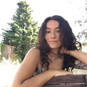 Profesora de Historia que imparte clases de diversas materias a alumnos de todas las edades